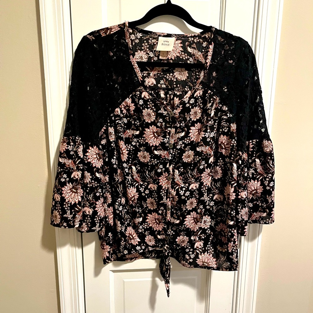 Knox Rose Floral Lace top